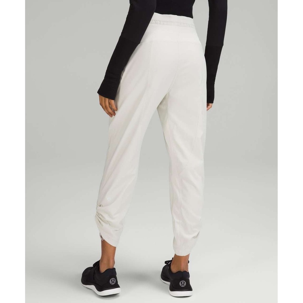 lululemon Dance Studio Mid-Rise Crop Lined Pants LW6CLWS BONE Size 8